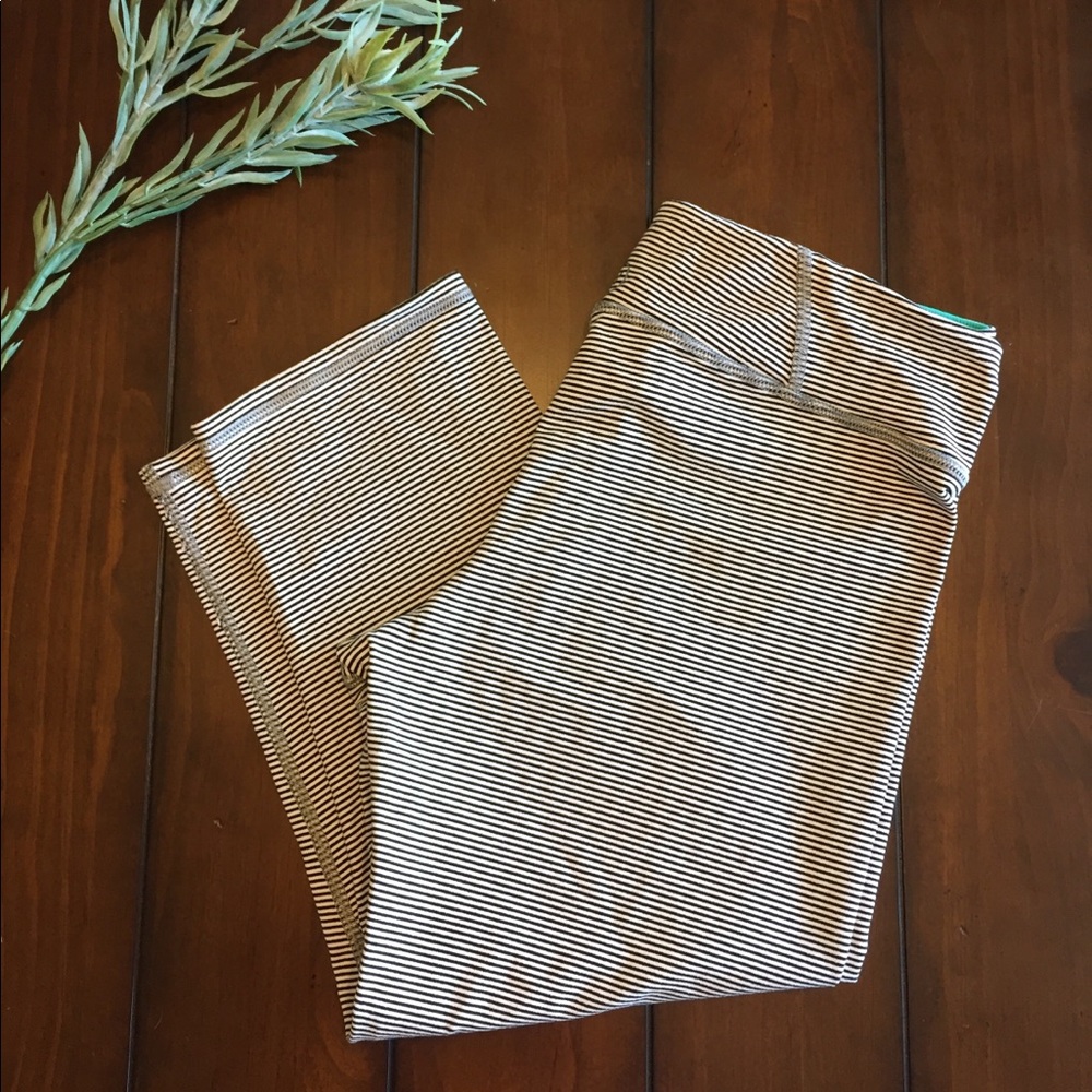 American Eagle Capris Leggings